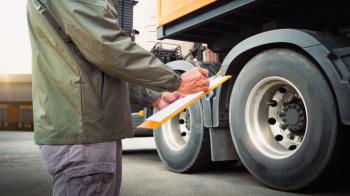 Εκούσιος έλεγχος φορτηγού: Έτσι αποφεύγεις τις περιττές σκοτούρες!